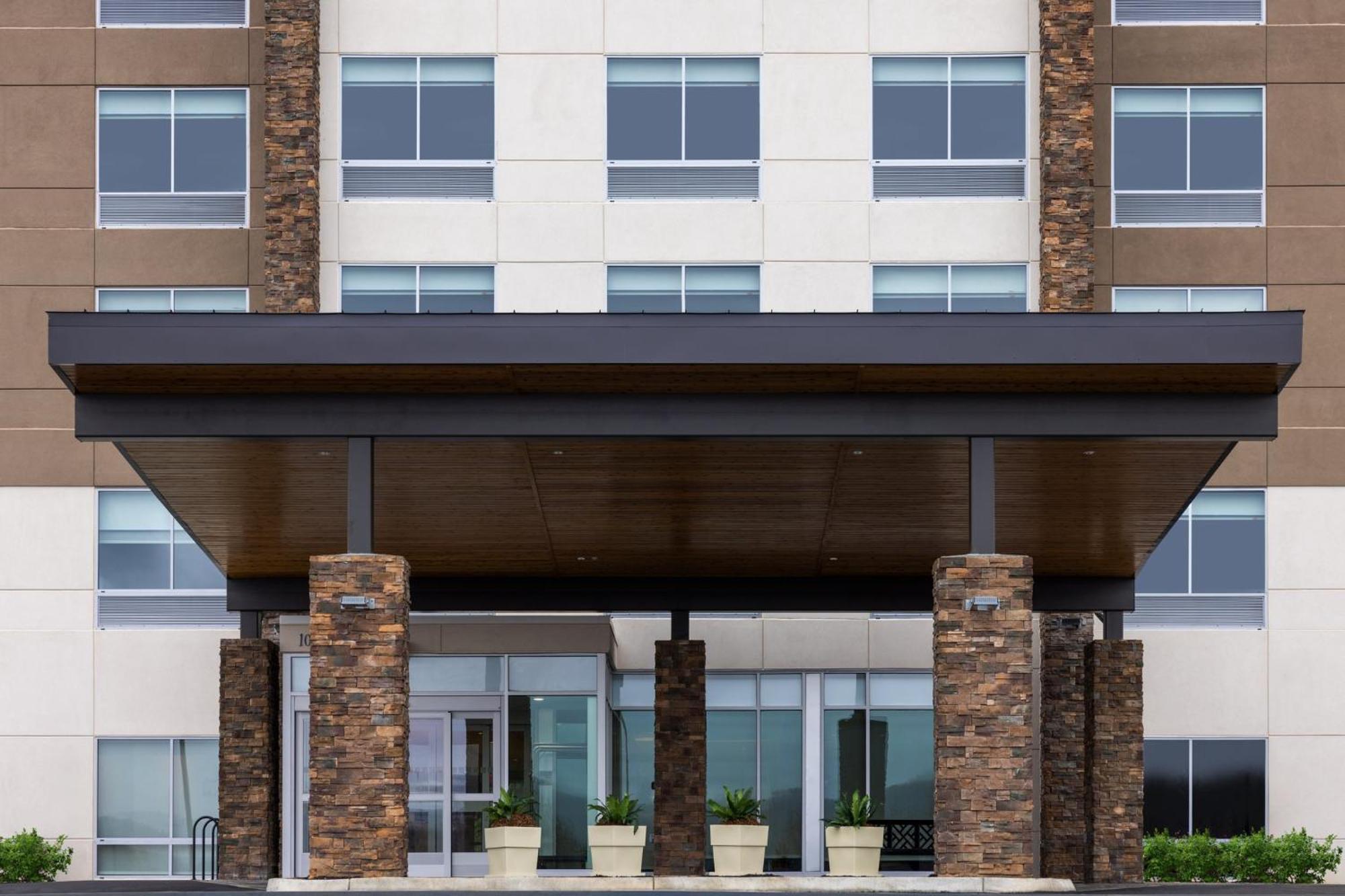 Holiday Inn Express & Suites Waynesboro East Exterior photo